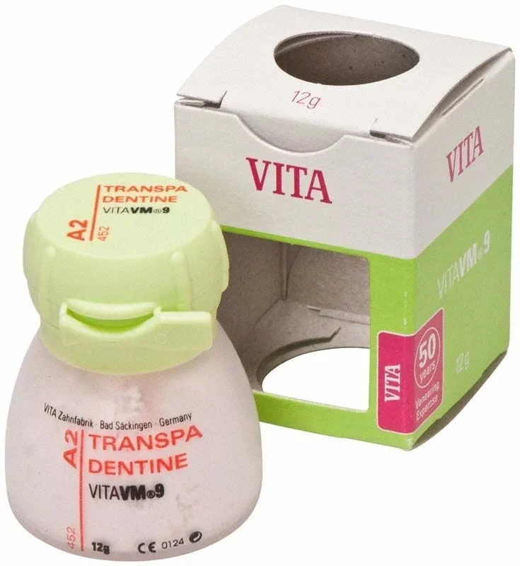 Transpa Dentin VM9 A2, 12g Dose mit geöffneter Verpackung.