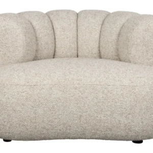 Loungesessel Duvane in Beige mit gepolsterten Wölbungen und rundlichem Sitzbereich, Gesamtansicht von vorne.