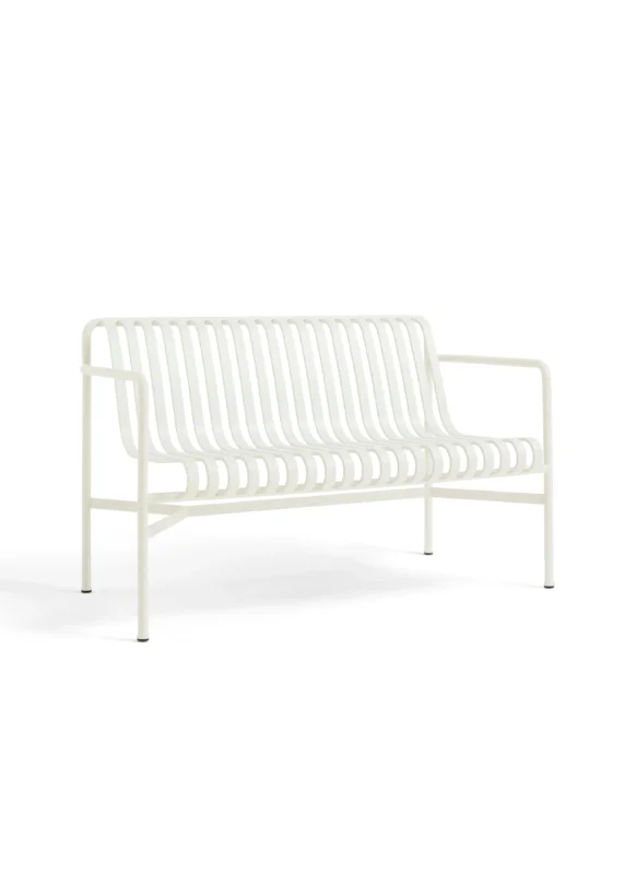 Palissade Dining Bench mit Armlehnen, cream white von HAY