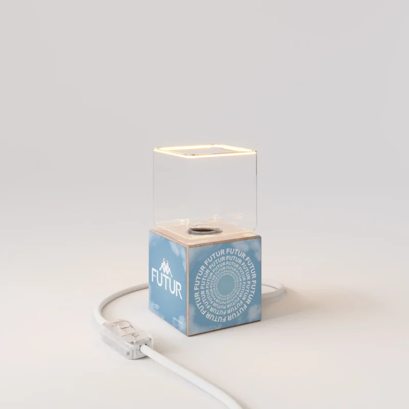Lampada da tavolo Cubetto "Futur" con lampadina Ghost - Futur Festival