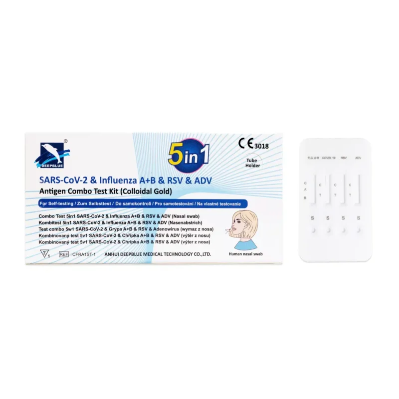 Der Altruan DeepBlue Combo 5in1 Antigen Schnelltest (1 Stück) testet auf SARS-CoV-2, Influenza A+B, RSV & Adenovirus. Die Packung enthält eine Produktinformation und durchsichtige Teststreifen mit Probenvertiefungen zum einfachen Ablesen der Ergebnisse.