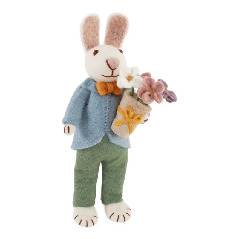 Gry & Sif - Weißer Hasenjunge Filz Medium mit Blumenstrauß