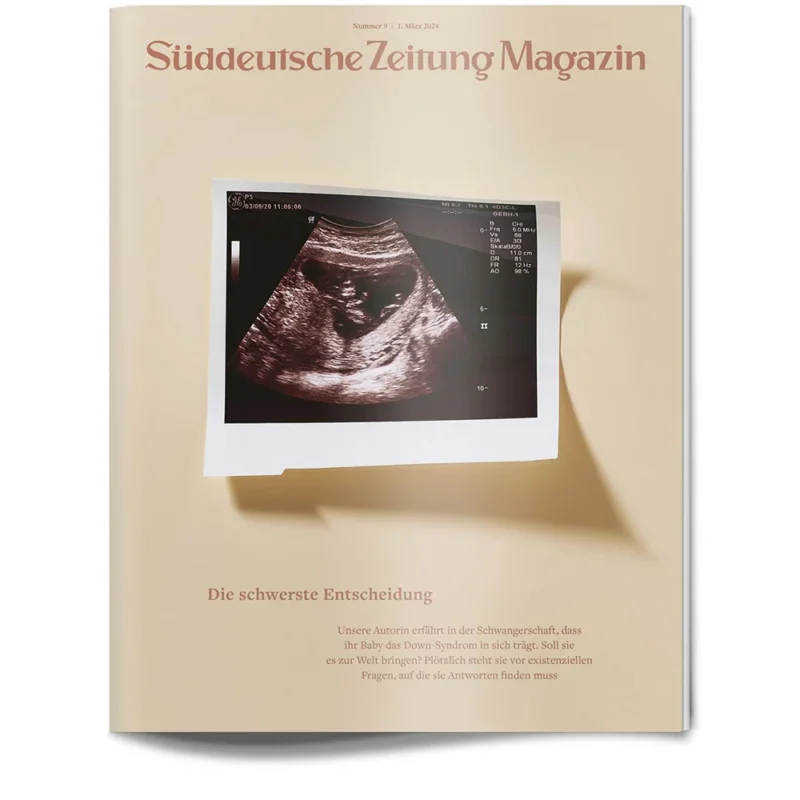 Die Titelseite des Süddeutsche Zeitung Magazins zeigt ein Ultraschallbild mit einem deutschen Text über Schwangerschaft und Entscheidungsfindung.